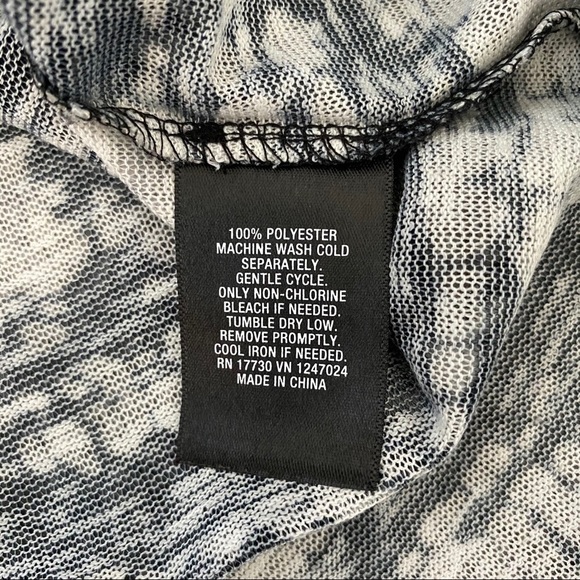 Mossimo Short Sleeve Casual Women's Tees - Picture 6 of 8